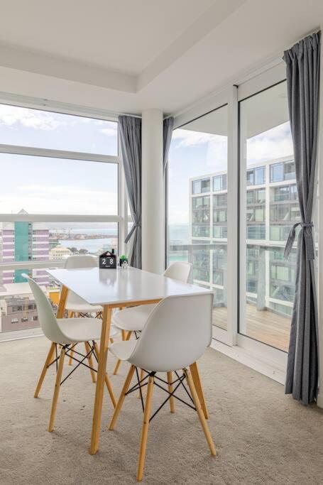 Harbor View Two Bedroom Apartment At Pinnacle Wellington Exterior photo